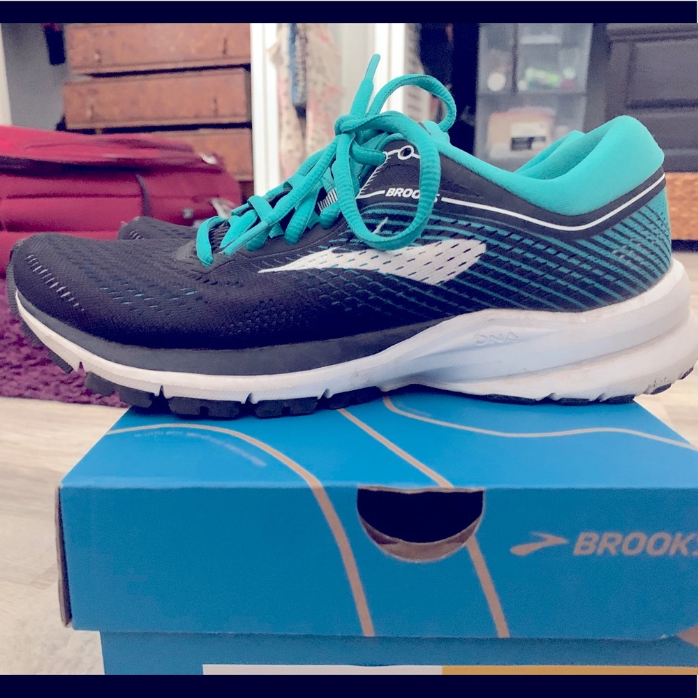 Brooks Running shoes launch 5 sz 6 🏃‍♀️👟